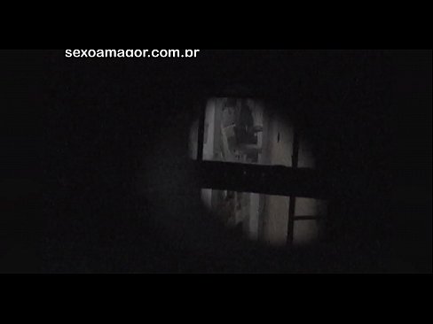 ❤️ Blondina este filmată în secret de un voyeur din cartier ascuns în spatele unor cărămizi goale ❤❌  at ro.ru-pp.ru